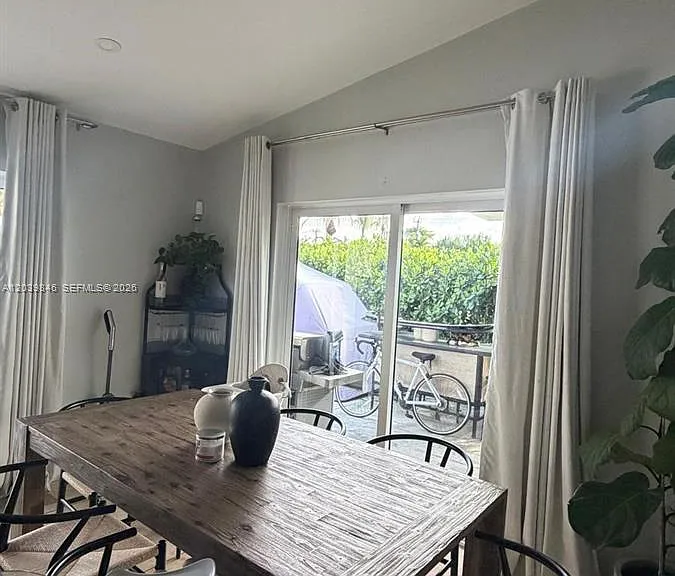 8121 SW 136th Pl — Photo 4