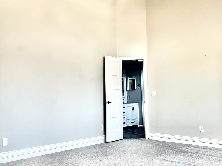 7464 La Quinta Ln — Photo 27