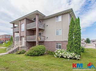 55 W Side Dr, Iowa City, IA 52246