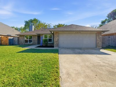 1212 Eagle Lake Dr, Azle, TX, 76020