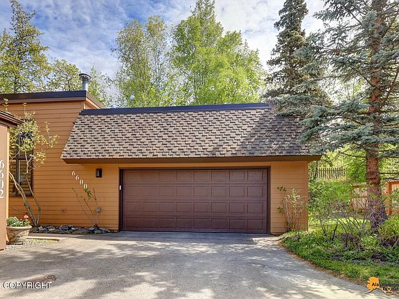 2nd image of 6600 Lakeway Dr