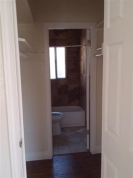 2nd image of 1932 W 25th St APT 6