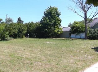821 Forest Ave, Frankfort, MI 49635