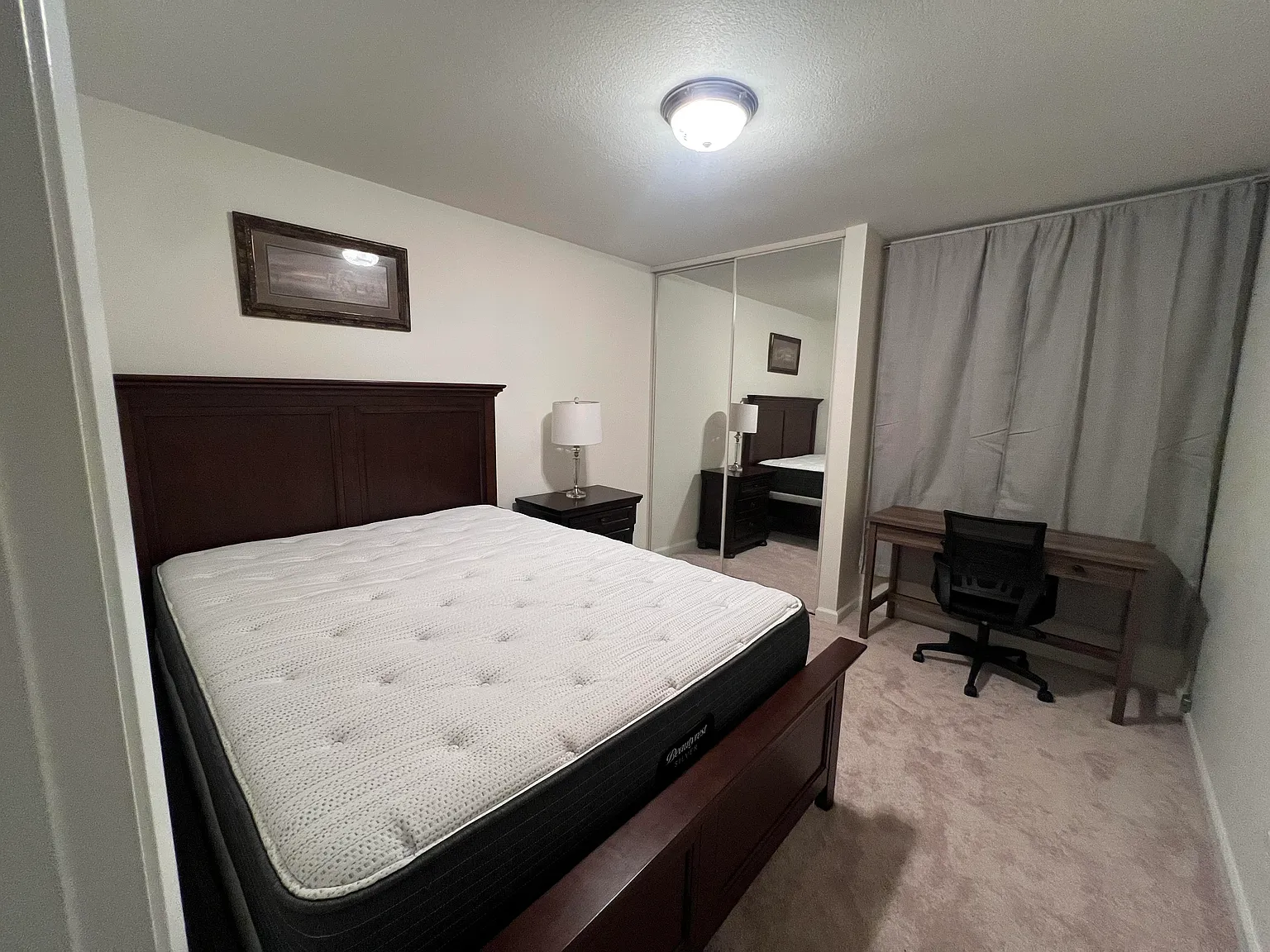 5 bed, 2400 sqft, $2,000 — Photo 1