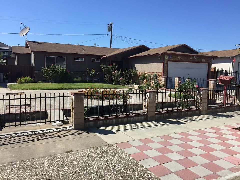 1st image of 241 Chalet Ave