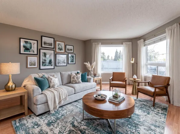 10 Cranberry Dr #15, Strathcona County, AB T8H 2A1