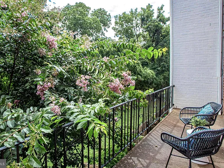 3251 Sutton Pl NW #B — Photo 9