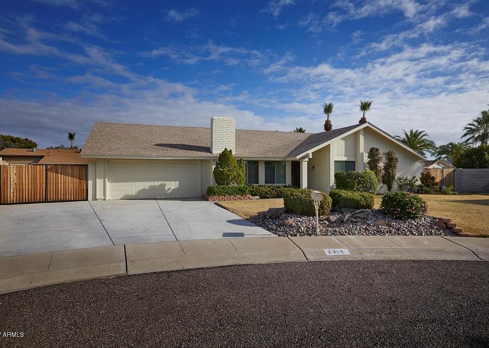 1st image of 2314 W Country Gables Dr