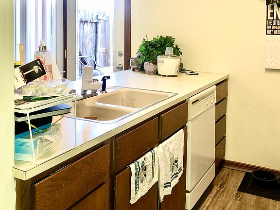 5th image of 421 W 3rd Ave APT 3
