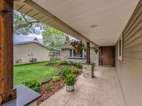 2nd image of 222 Williams Dr