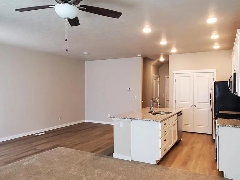 4759 W Santa Fe Ln — Photo 6