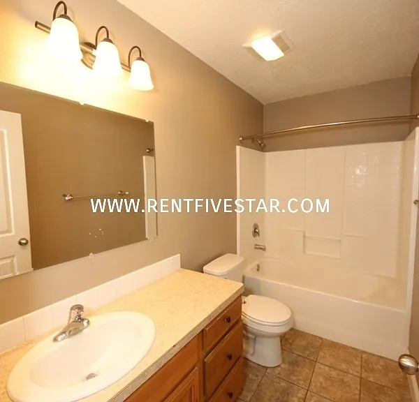 319 Park Ave #A — Photo 9