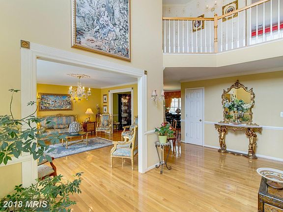 5th image of 16 Boulder Dr