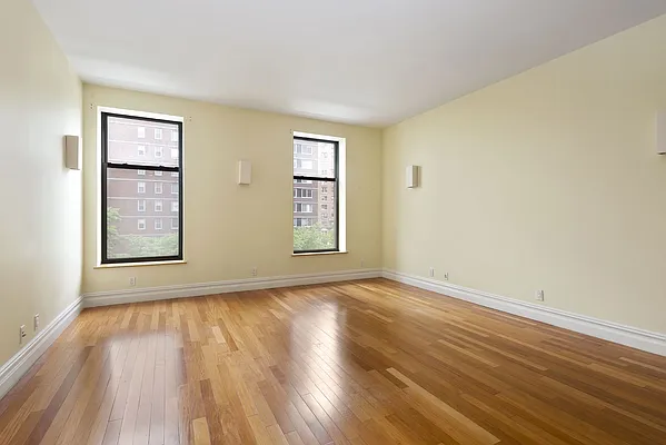Rented by Compass | media 21