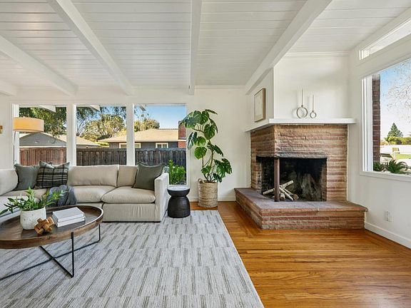 4th image of 1944 Grosse Avenue