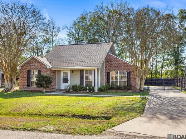 13616 S Trace Dr, Walker, LA 70785