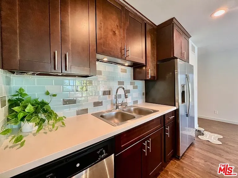 1920 Hillcrest Rd #8 — Photo 8