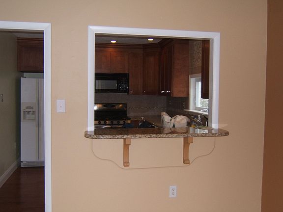 Passthru DR to Kitchen