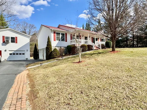 195 Concord Cir, Rocky Mount, VA 24151