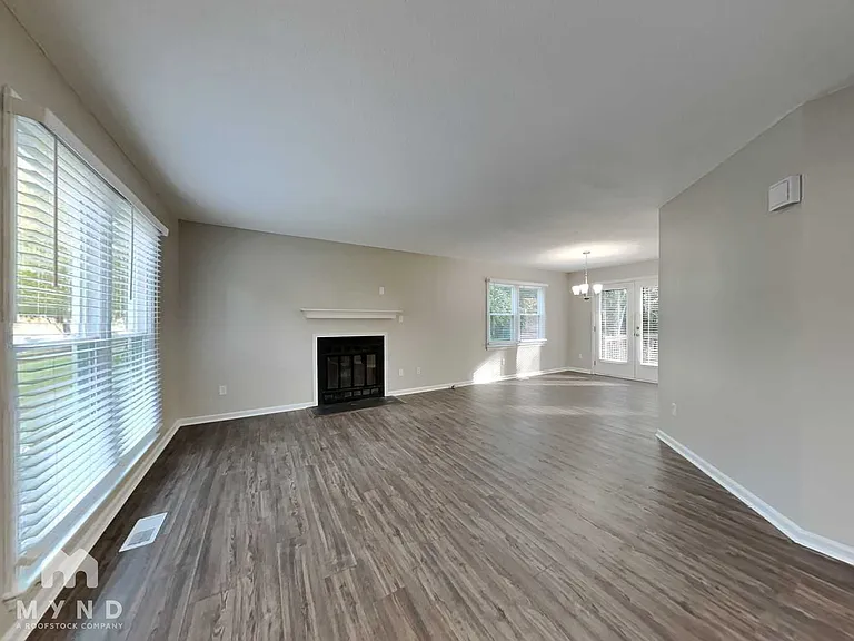202 Indian Spring Dr — Photo 5