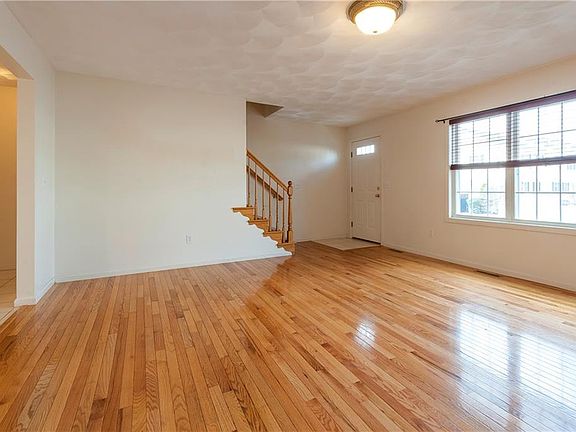5th image of 21 Hyde Ave #21