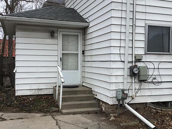4th image of 1001 W Willow St