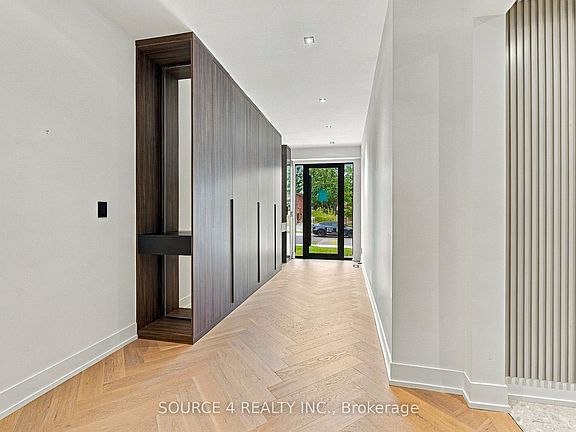 5th image of 20B Broadview Ave