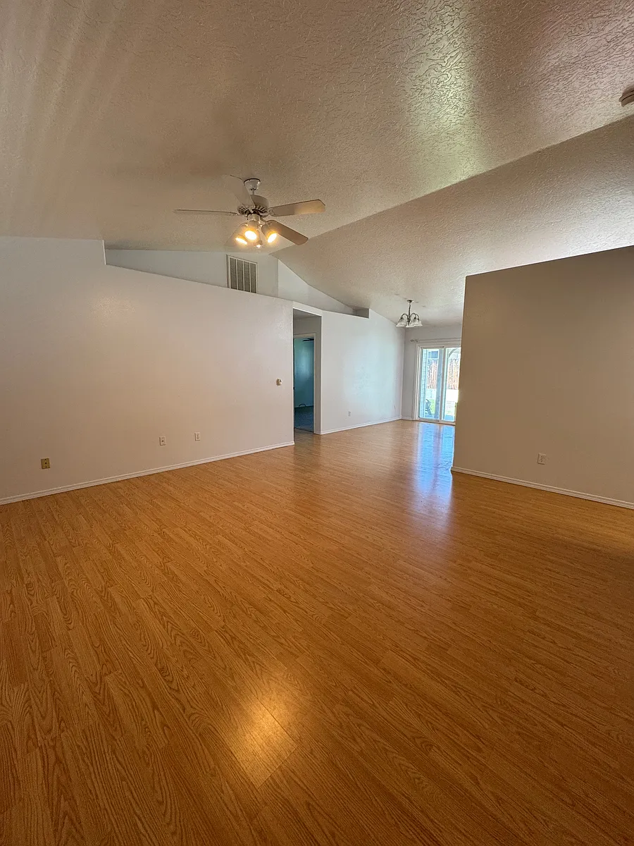 Building Photo - 14406 W Redwick Dr