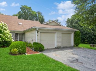 40 Penelope Ct, Mahopac, NY 10541