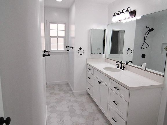 3rd image of 2711 W Avenue 32