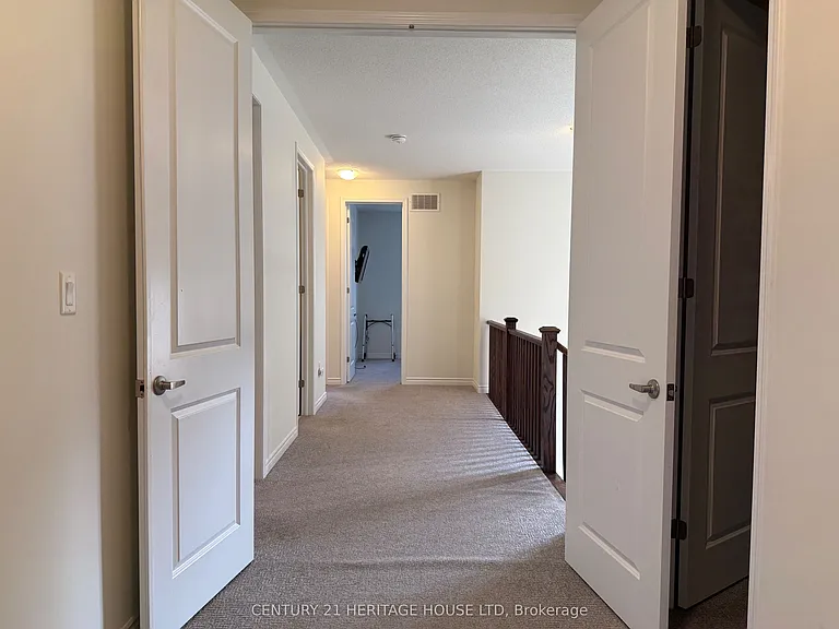 18 Dolucci Cres E — Photo 23