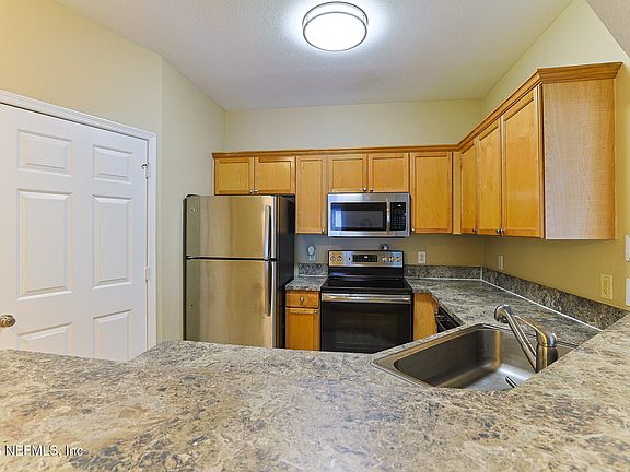 4th image of 10961 BURNT MILL Road #426