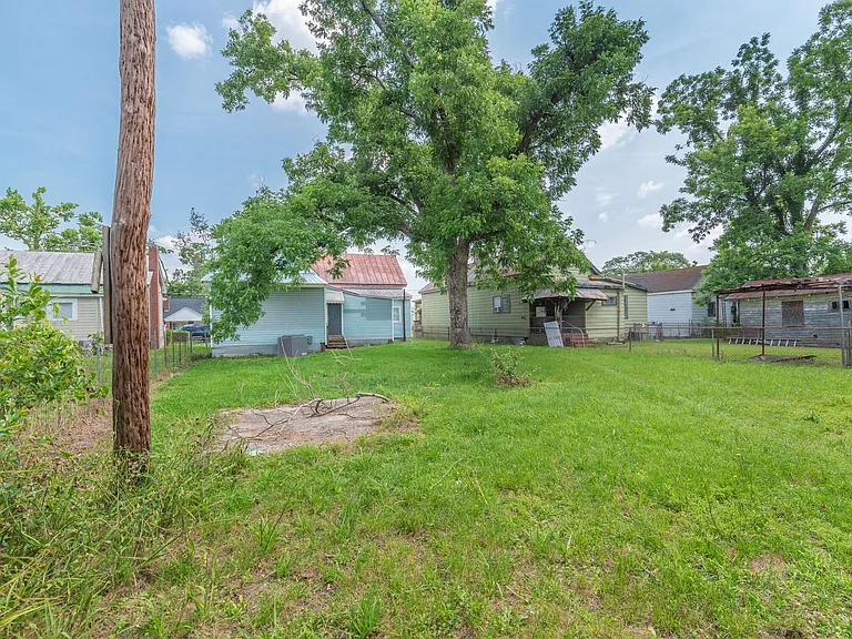 2024 Clark St — Photo 28