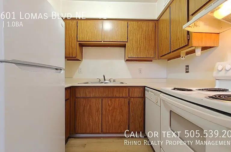 12601 Lomas Blvd NE — Photo 26