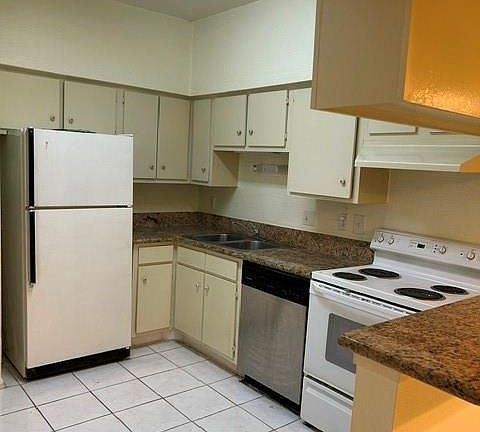 2nd image of 2100 Tanglewilde St APT 529