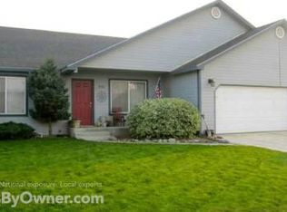 1902 W 2nd St, Grandview, WA 98930