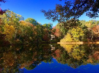 12 Whitman Pond Rd, Simsbury, CT 06070