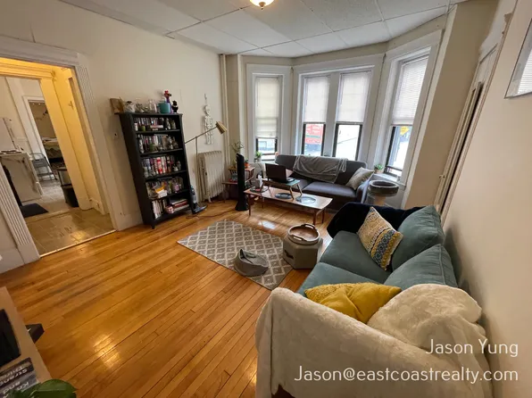 22 Royce Rd #24-3, Allston, MA 02134