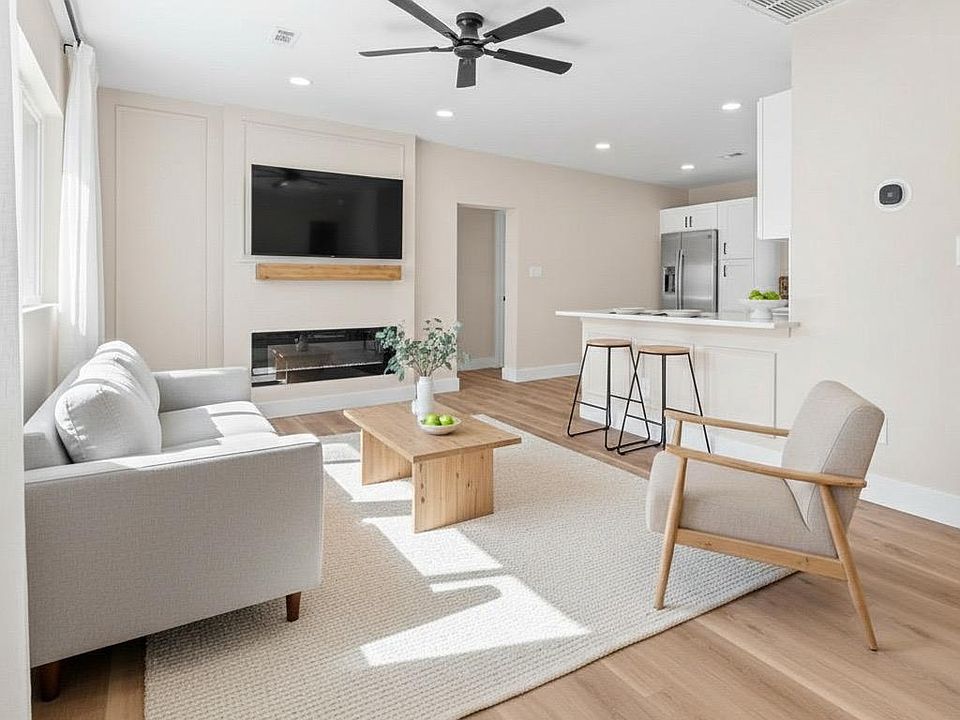 1st image of 19 Crescent Dr