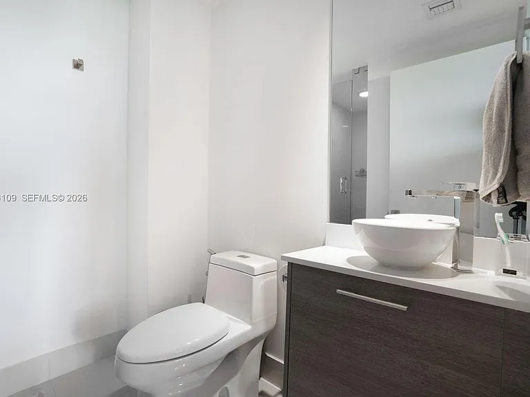 650 NE 32nd St #2005 — Photo 19