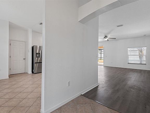 3rd image of 54 PARKVIEW DRIVE