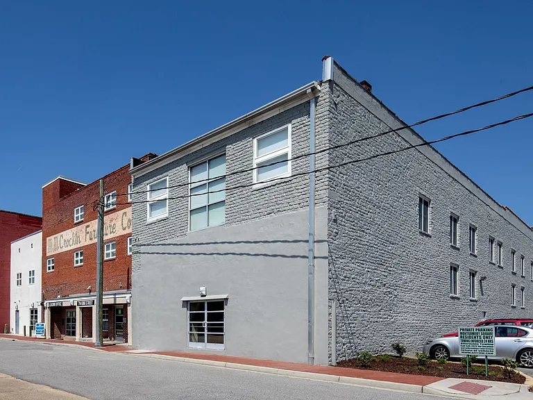 Montgomery Square Apartments — Photo 30