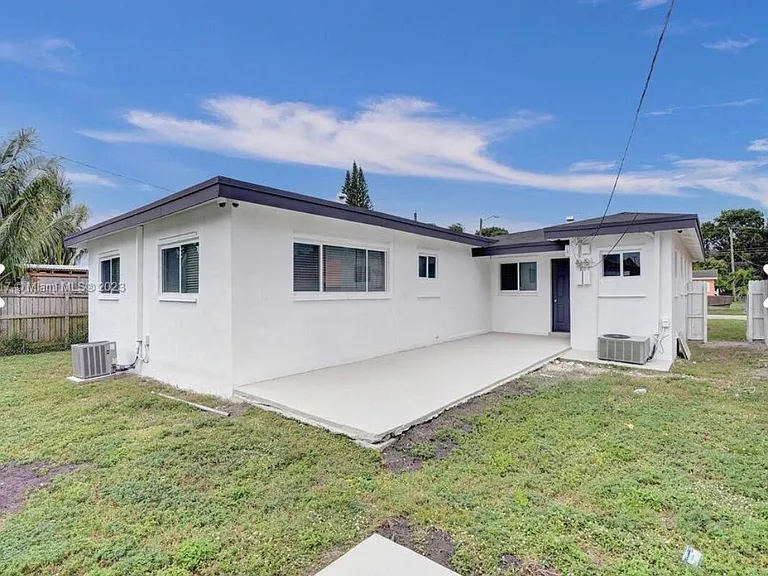 6720 Coolidge St #1 — Photo 1