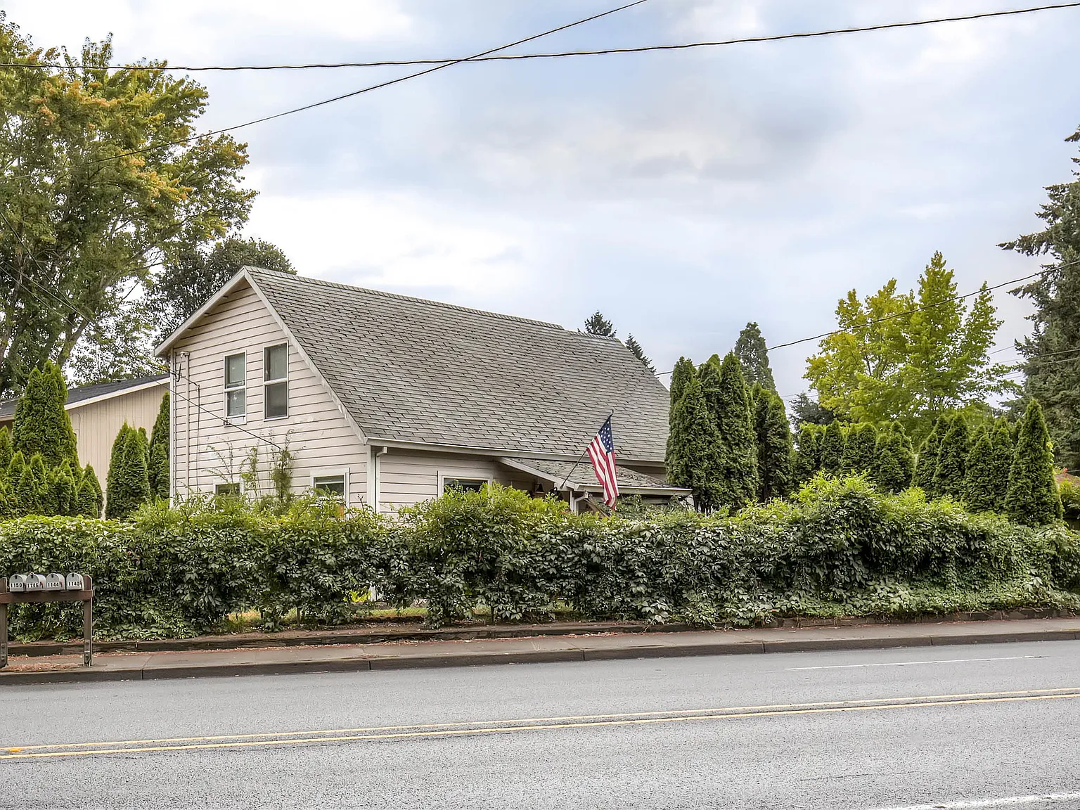 1140 NE Cornell Rd photo 1