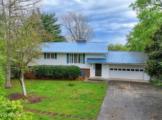 3030 Rambling Rd, Maryville, TN 37801