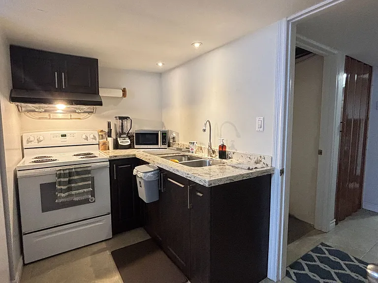1242 McBride Ave #1 — Photo 7