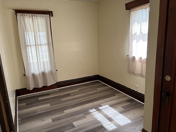 5th image of 518 Locust St