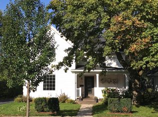 34 Park St, Oconomowoc, WI 53066