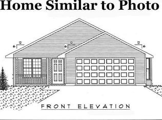 1915 Belmont Dr, Green Bay, WI 54304