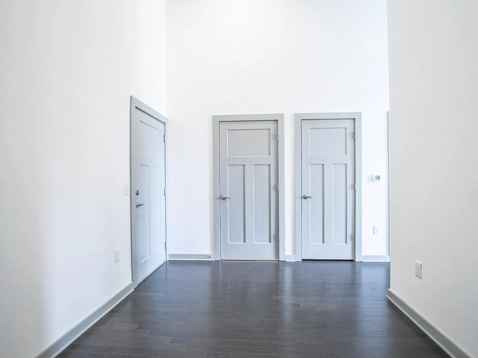 1 bed, 887 sqft, $1,799 — Photo 3